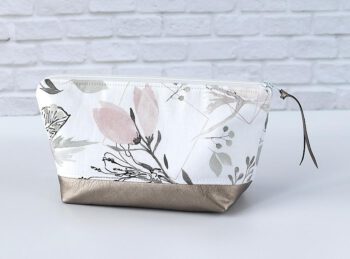 Kosmetiktasche mit Magnolie