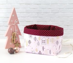 Utensilo Adventszeit Häusern Tannenbäumen