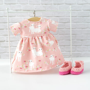 Puppenkleid mit Schafen in rose