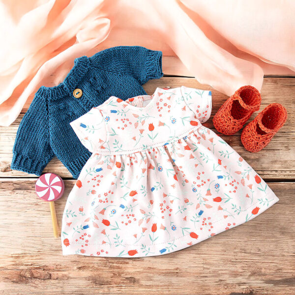 Puppenkleidung Sommerwiese für Waldorfpuppen mit Kleid, Jacke und Schuhen