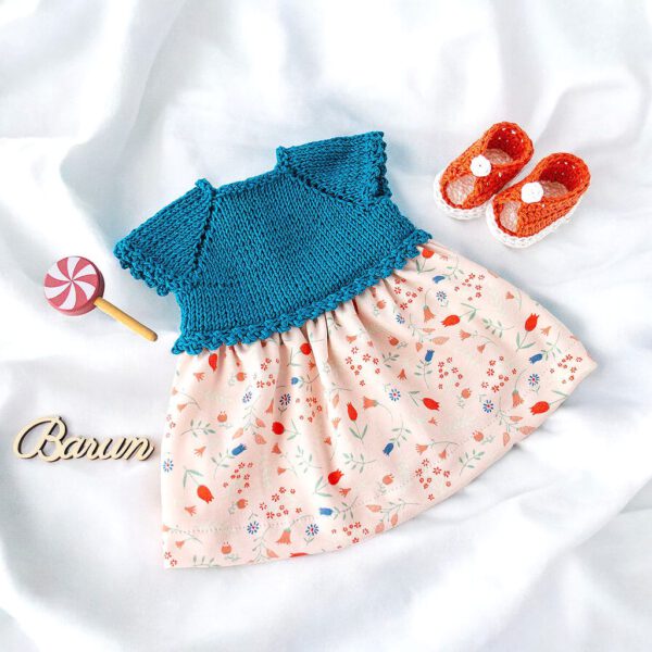 Puppenkleidung Sommerwiese mit Strickoberteil