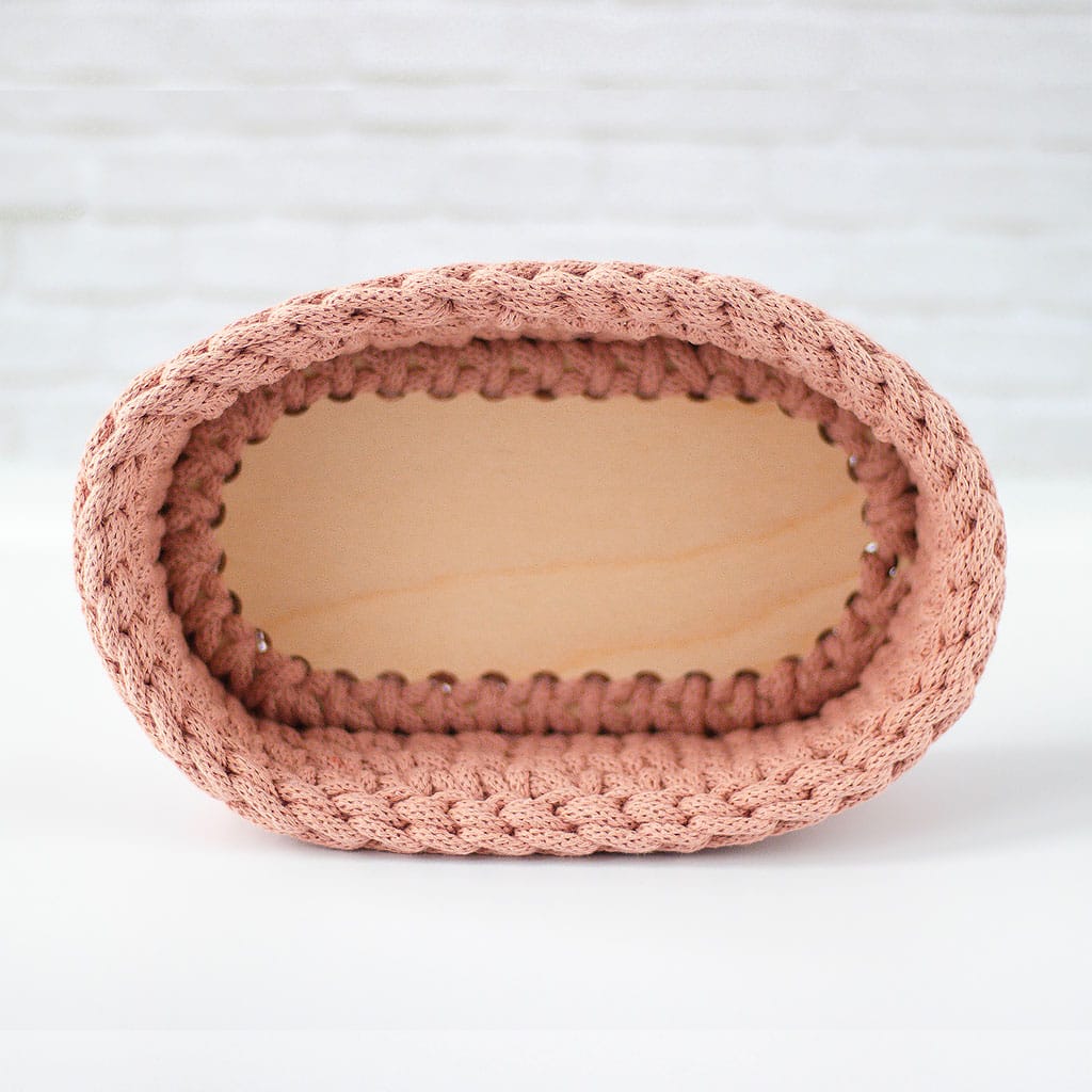 Korb mit Holzboden in aprikot