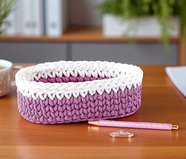 Körbe mit Holzboden