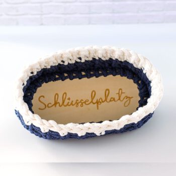 Korb blau weiß Schlüsselplatz